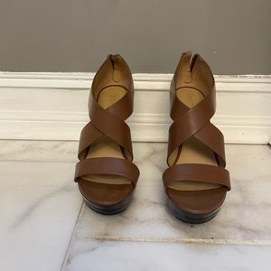 Michael Kors size 8 brown heel